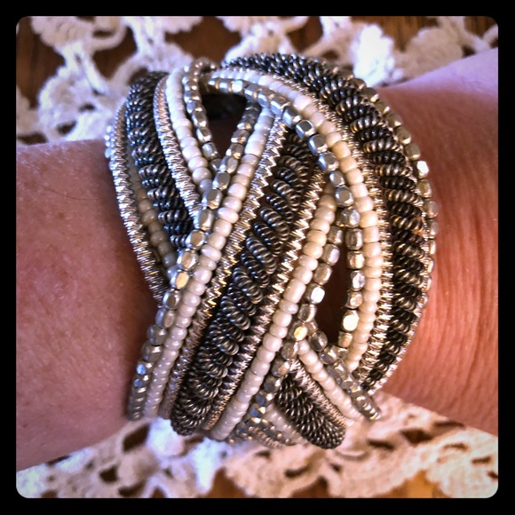 Jewelry - Black, silver and white beaded bracelet